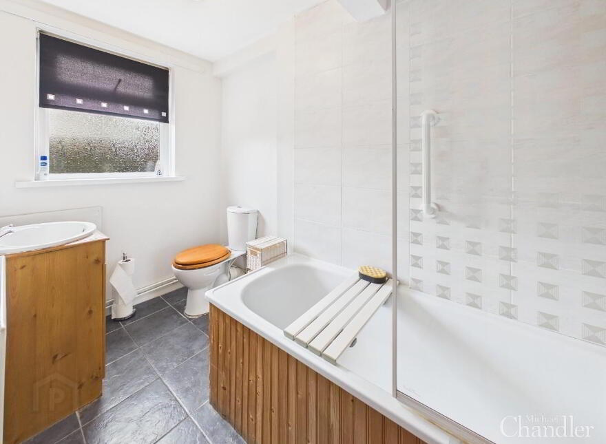 Flat A, 18 Clonduff Drive, Belfast, BT6 9NR