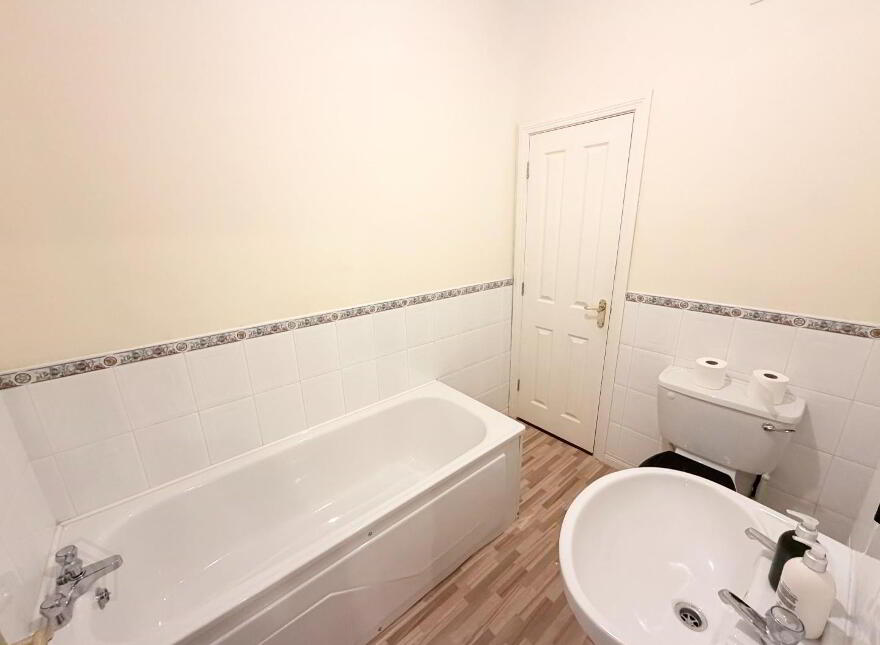 Glenhouse Mews, 10 Main Street, Eglinton, Derry, BT47 3AA