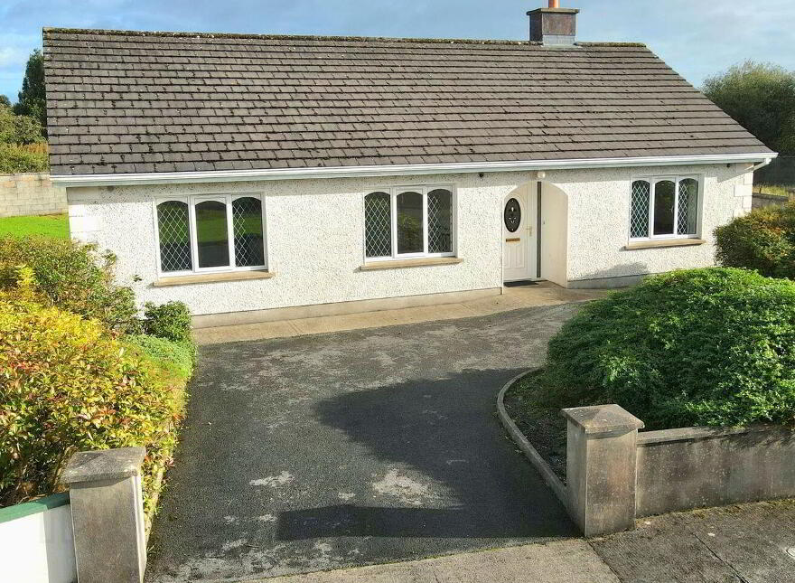 34 Hollywood Grove, Ballaghaderreen, F45WN26