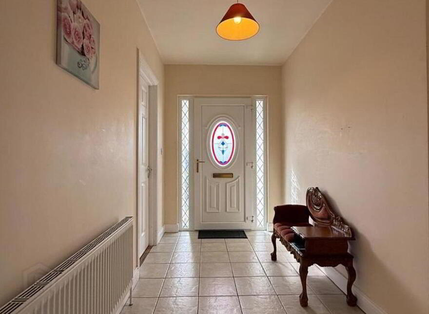 34 Hollywood Grove, Ballaghaderreen, F45WN26