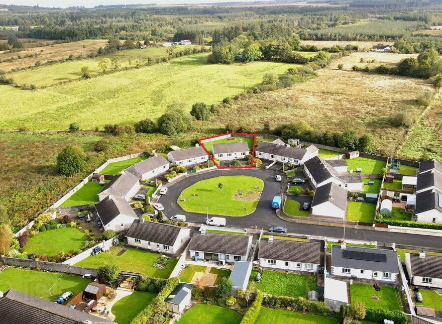 34 Hollywood Grove, Ballaghaderreen, F45WN26