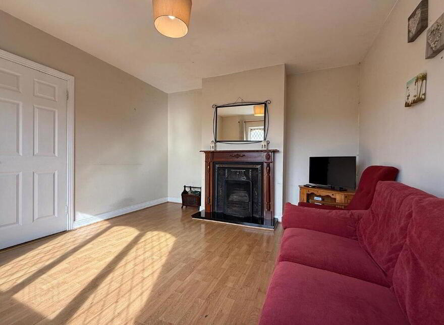 34 Hollywood Grove, Ballaghaderreen, F45WN26