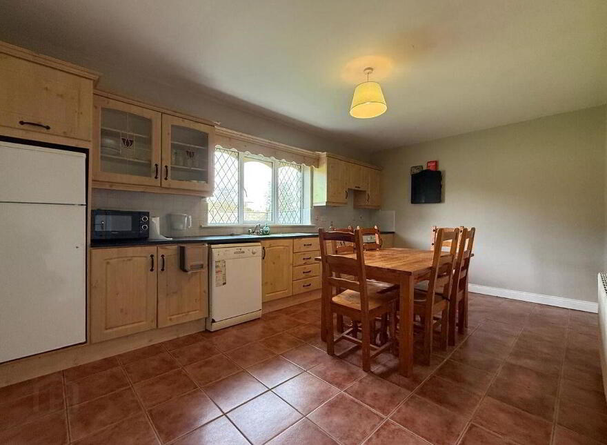 34 Hollywood Grove, Ballaghaderreen, F45WN26