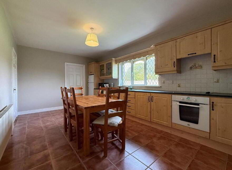 34 Hollywood Grove, Ballaghaderreen, F45WN26