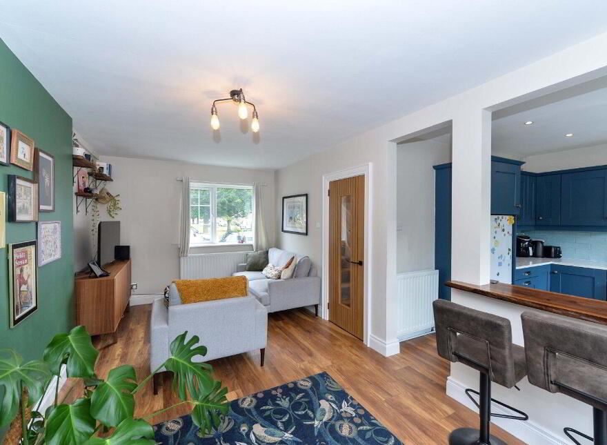 44 Thornhill Parade, Belfast, BT5 7AU