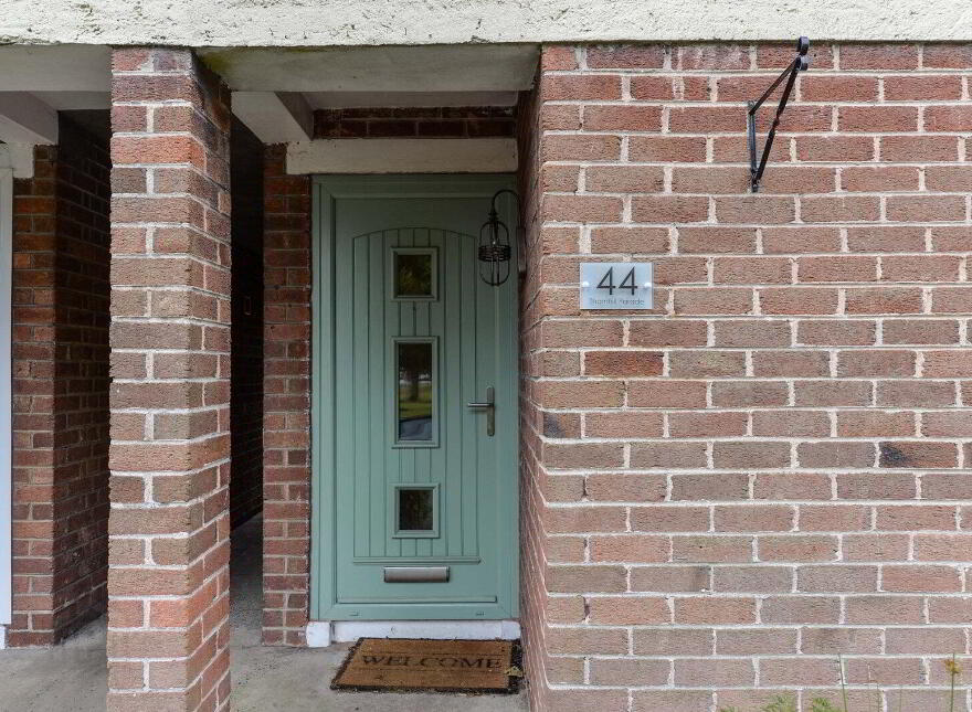 44 Thornhill Parade, Belfast, BT5 7AU