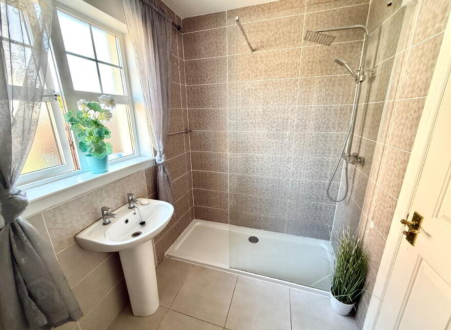 130 Sevenoaks, Waterside, Derry, BT47 6BD