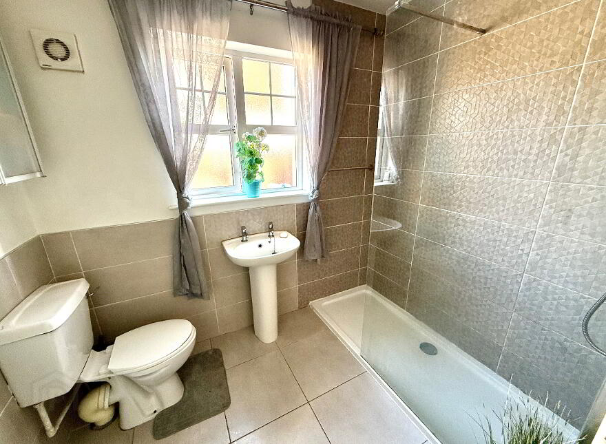 130 Sevenoaks, Waterside, Derry, BT47 6BD