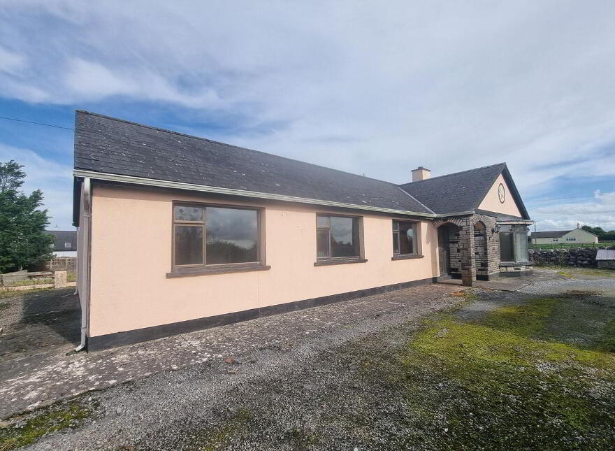 Ballynew, Neale, F31NT20