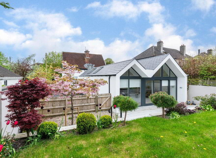 Mons Lodge, Leinster Walk, Kildare, R51TP93