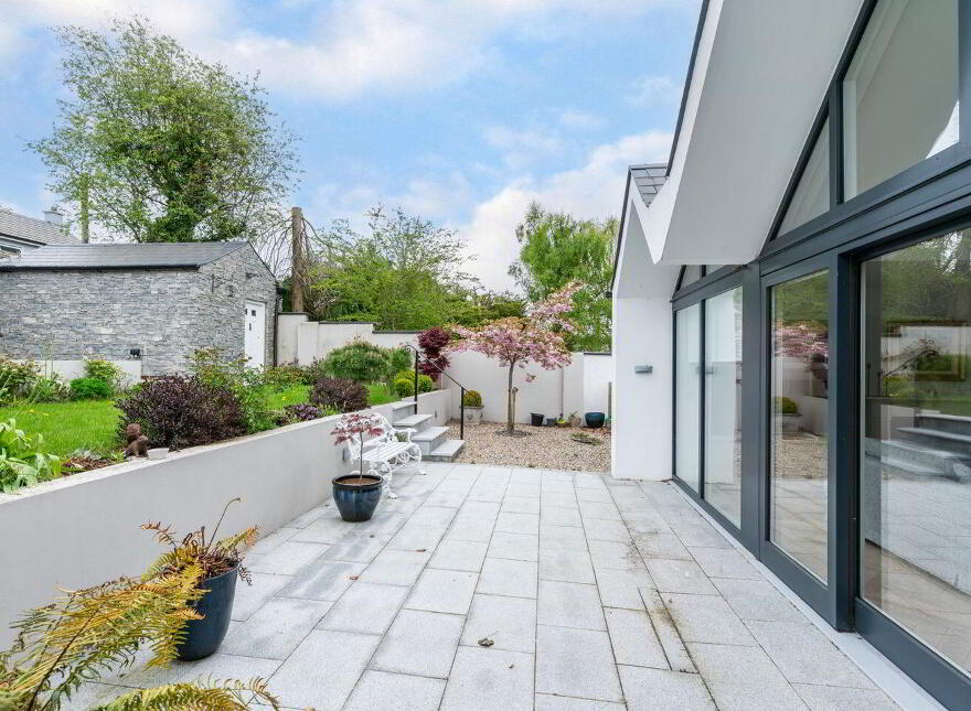 Mons Lodge, Leinster Walk, Kildare, R51TP93