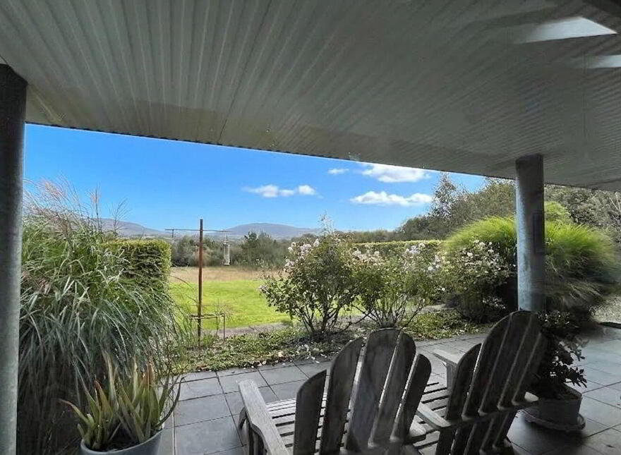 Glenhest, Newport, F28Y240