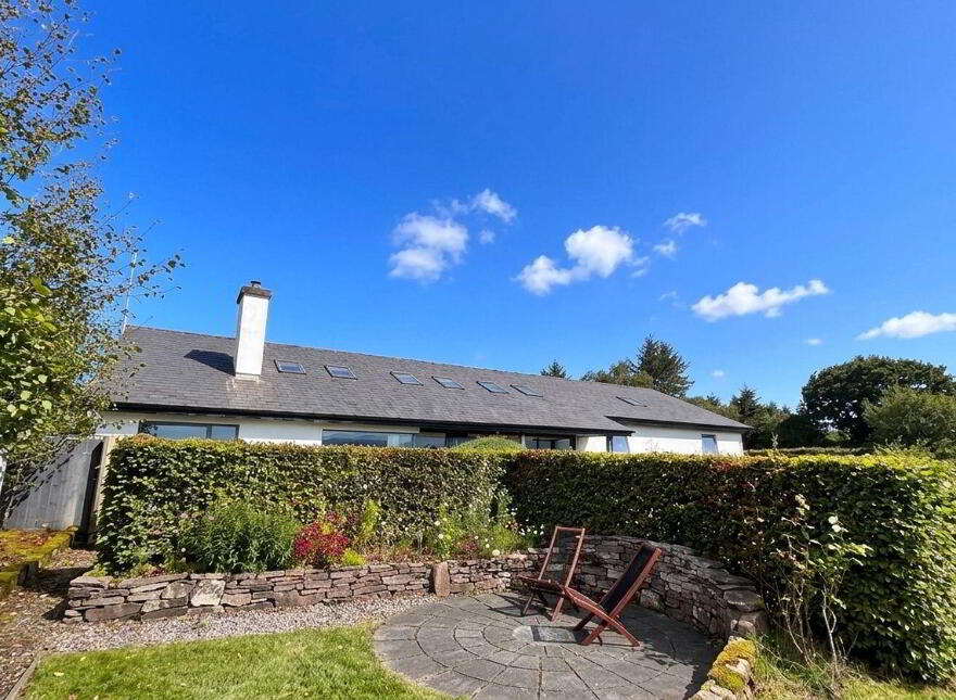 Glenhest, Newport, F28Y240