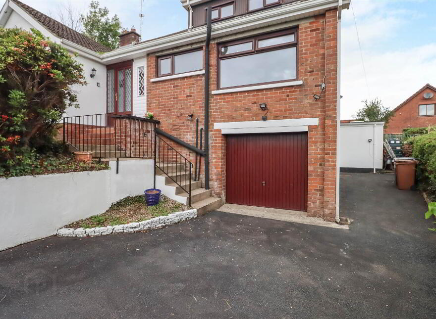 14 Moyra Crescent, Dundonald, Belfast, BT16 1UX