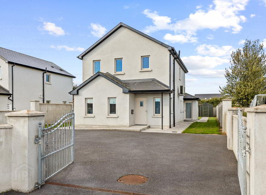 2 Ayresfield Row, Granges Road, Kilkenny, R95F58V photo