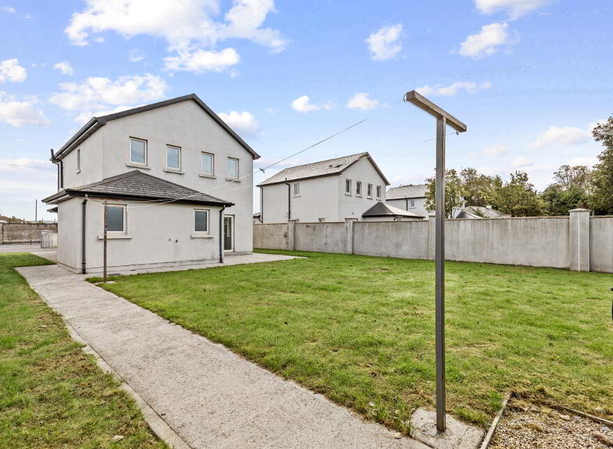 2 Ayresfield Row, Granges Road, Kilkenny, R95F58V