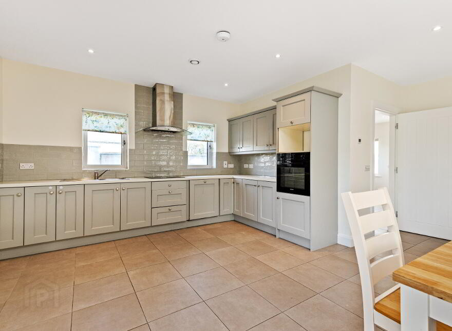 2 Ayresfield Row, Granges Road, Kilkenny, R95F58V
