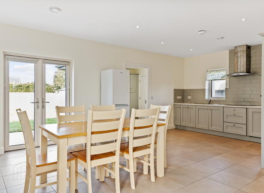 2 Ayresfield Row, Granges Road, Kilkenny, R95F58V