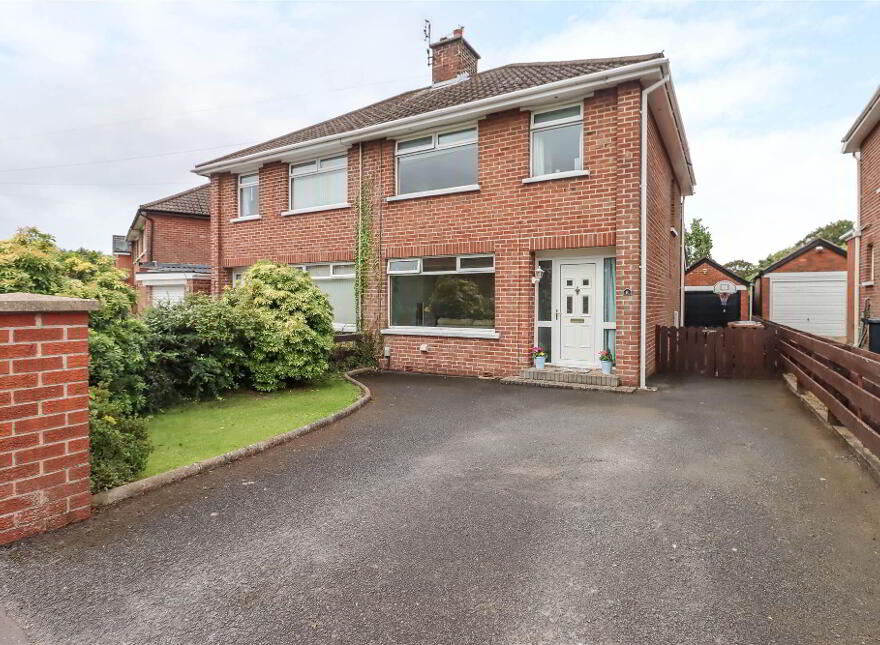 8 Wanstead Road, Dundonald, Belfast, BT16 2EJ
