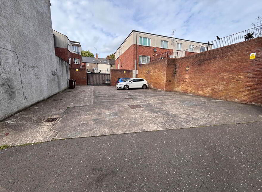 17 Riverview Apartments, Artana Street, Belfast, BT7 2FF