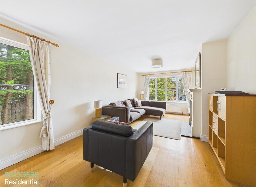 12 Station Square, Helens Bay, BT19 1TN