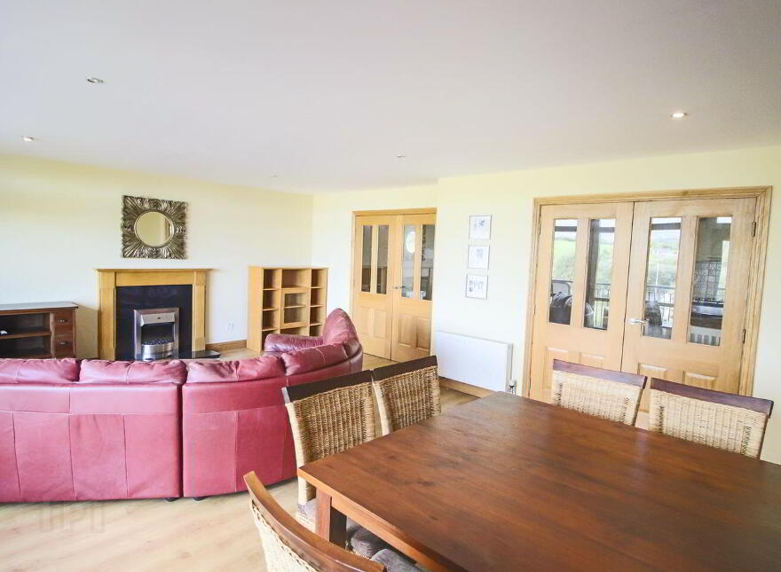 9 The Waterfront, Leitrim Village, Drumshanbo, N41XW35