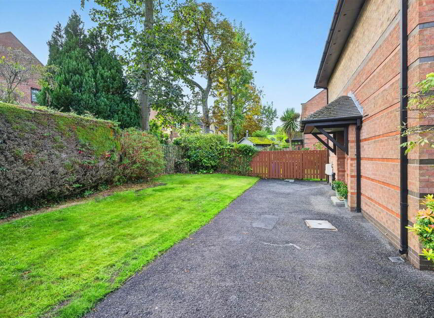 4 Briarwood Park, Gilnahirk, Belfast, BT5 7HZ