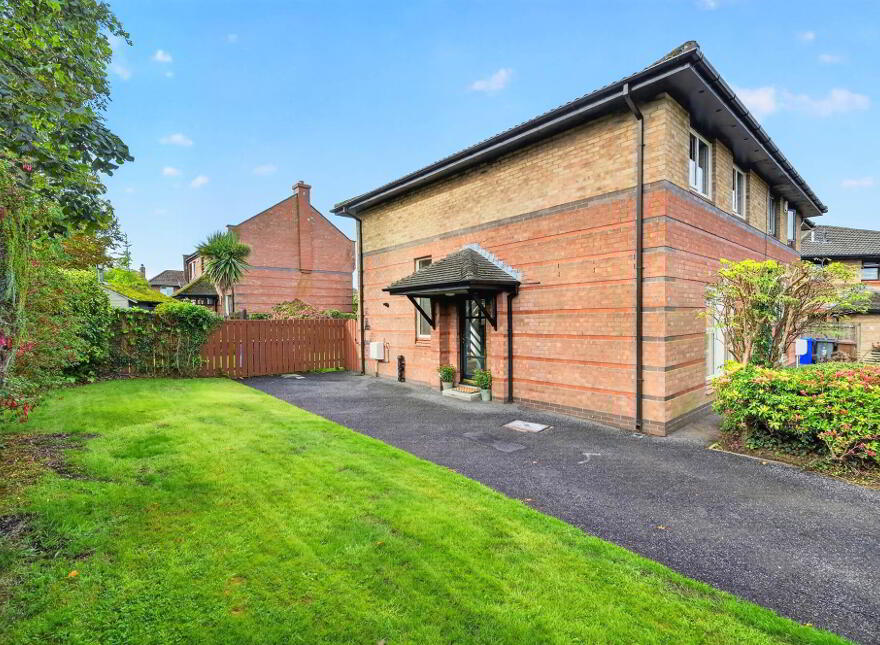 4 Briarwood Park, Gilnahirk, Belfast, BT5 7HZ