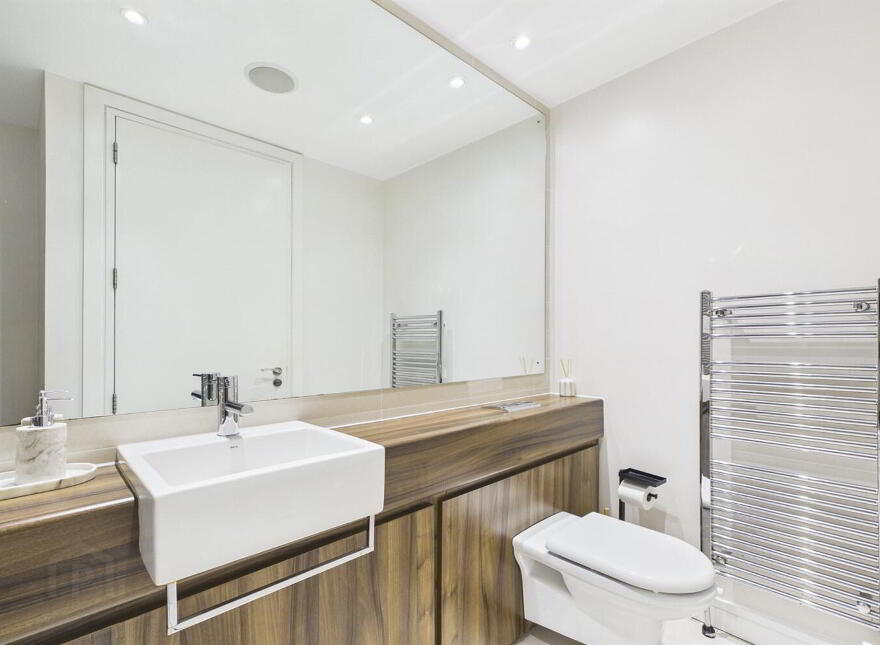 Apartment 7.05 The Arc 2H Queens Road, Belfast, BT3 9FJ