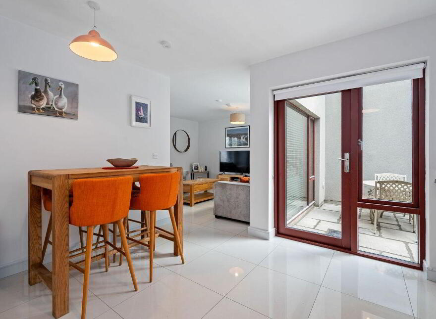 9 Spanish Walk, Convent Garden, Kinsale, P17A598