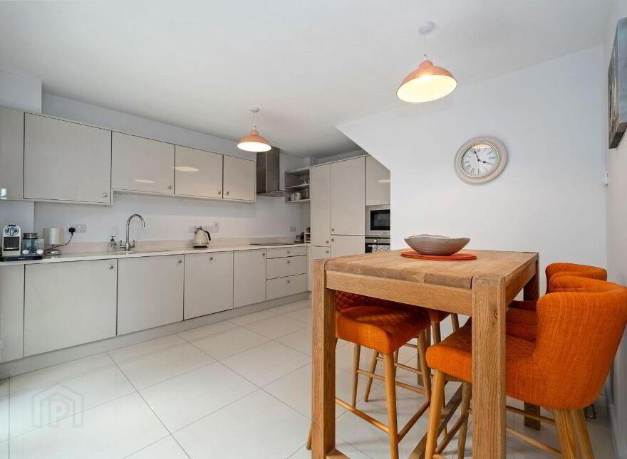 9 Spanish Walk, Convent Garden, Kinsale, P17A598