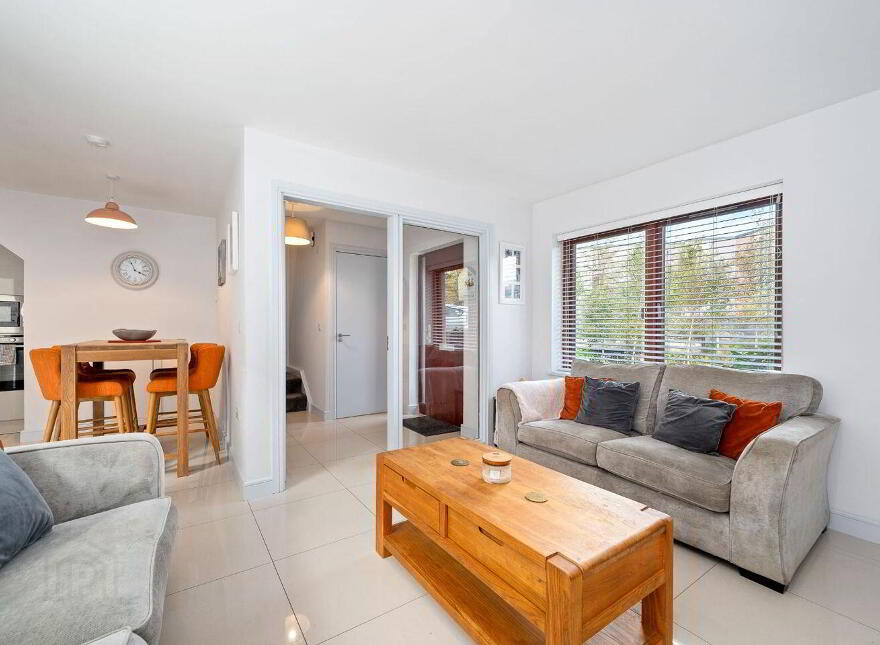 9 Spanish Walk, Convent Garden, Kinsale, P17A598