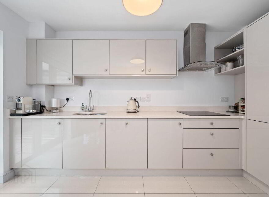 9 Spanish Walk, Convent Garden, Kinsale, P17A598