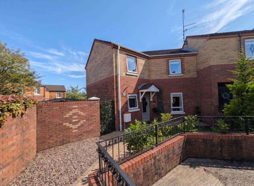 8 Cluain Mor Drive, Belfast, BT12 7UG