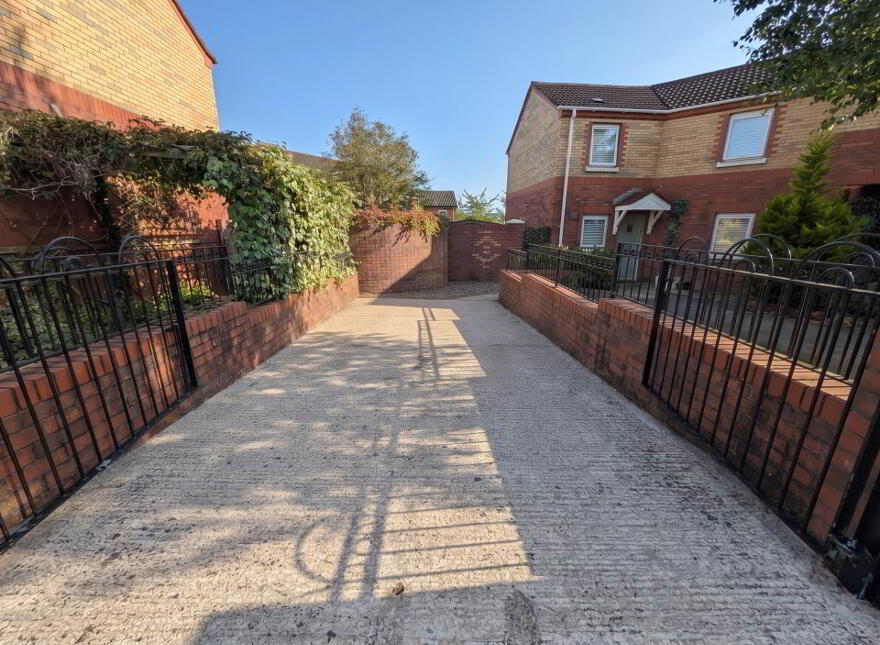 8 Cluain Mor Drive, Belfast, BT12 7UG
