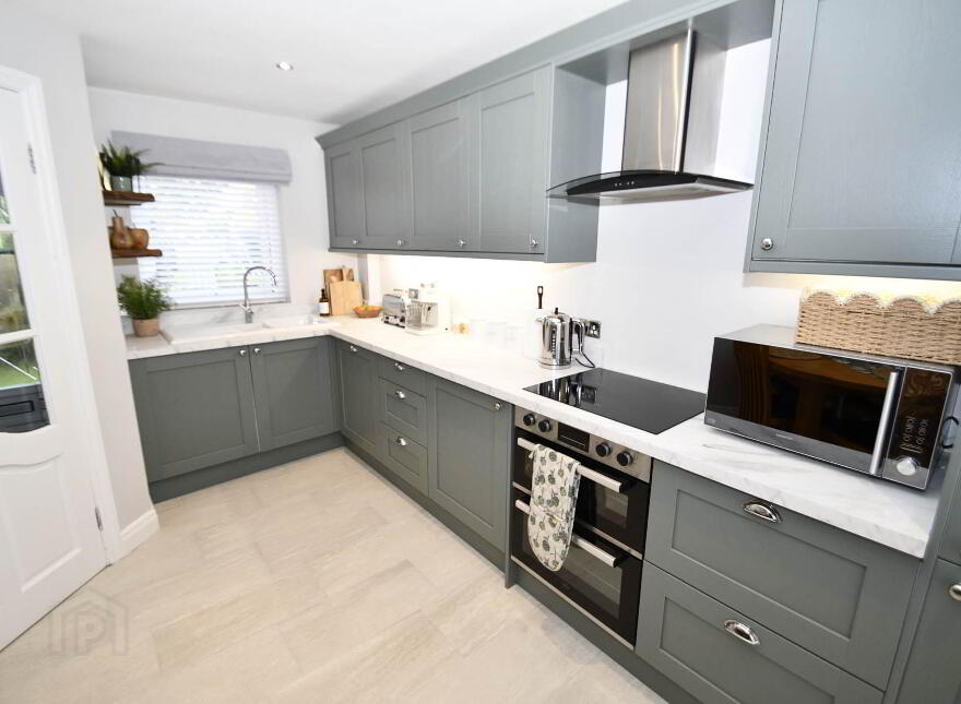 8 Cluain Mor Drive, Belfast, BT12 7UG