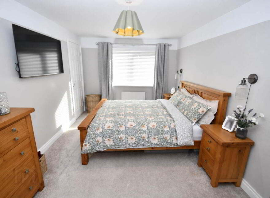 8 Cluain Mor Drive, Belfast, BT12 7UG
