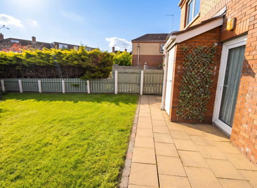 8 Cluain Mor Drive, Belfast, BT12 7UG