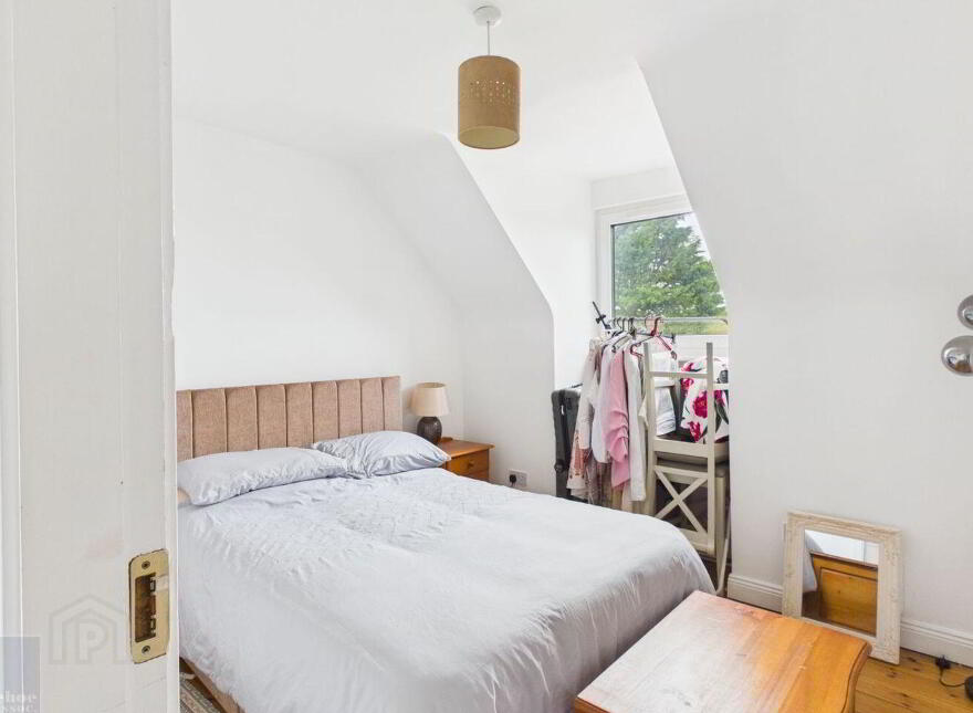 Clarin House, Newfort, Screen, Y21NP59