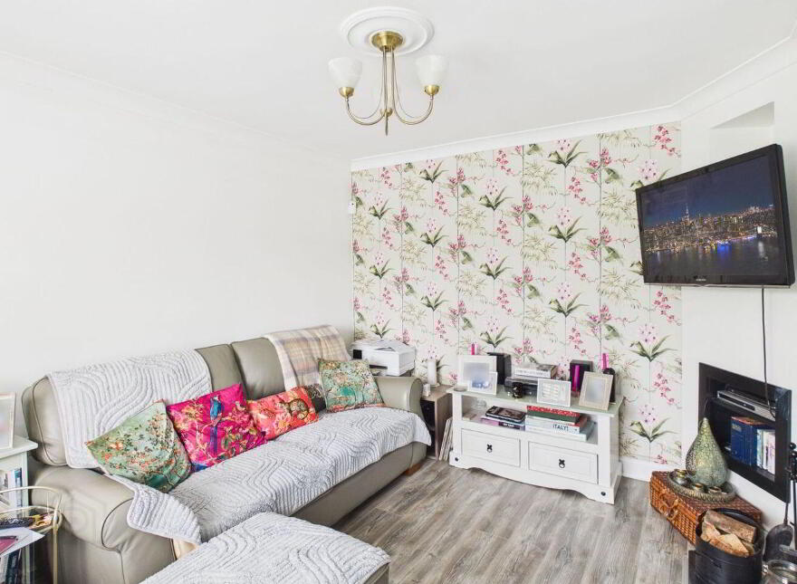 Clarin House, Newfort, Screen, Y21NP59