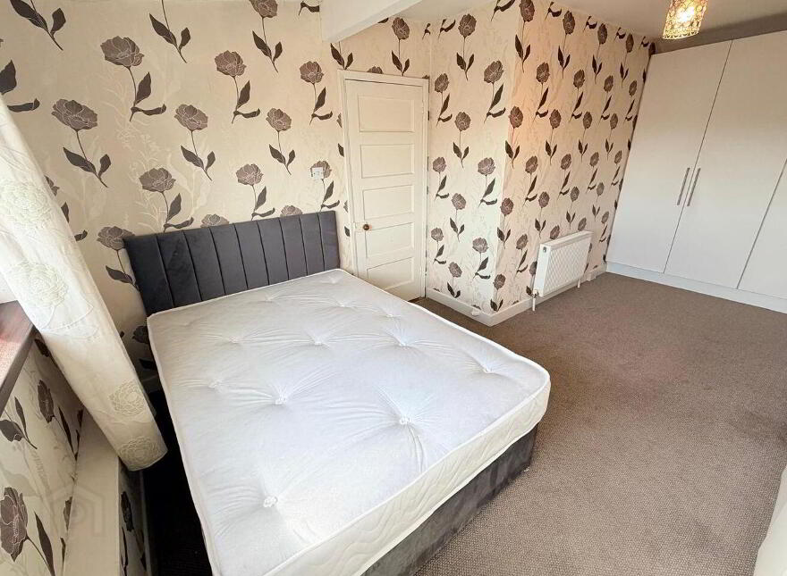 222 Lower Pouladuff Road, The Lough, T12K6F8