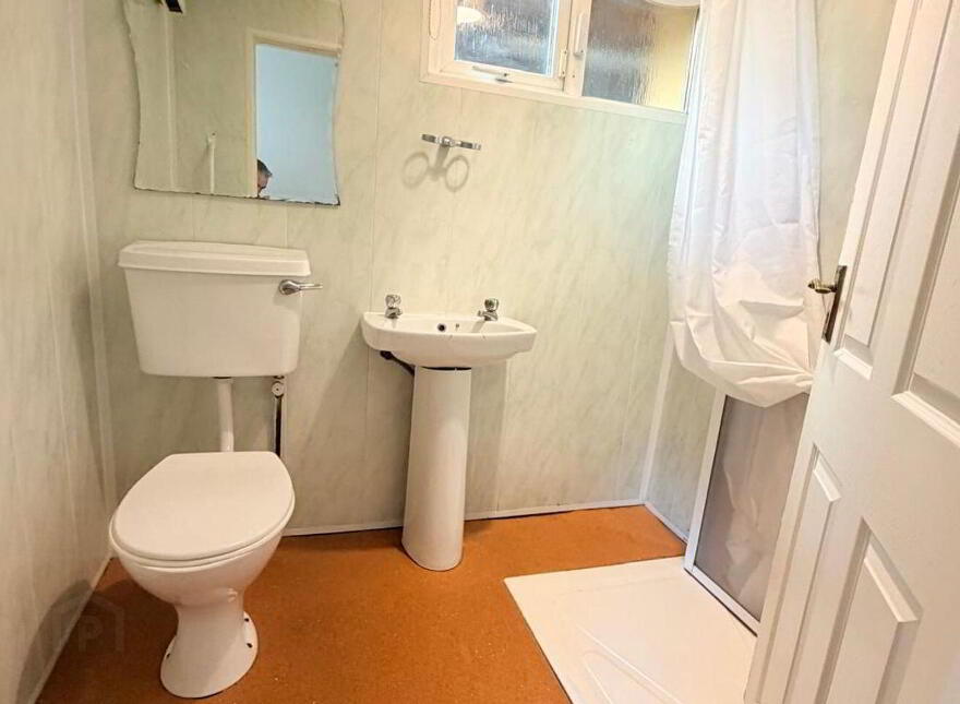 222 Lower Pouladuff Road, The Lough, T12K6F8