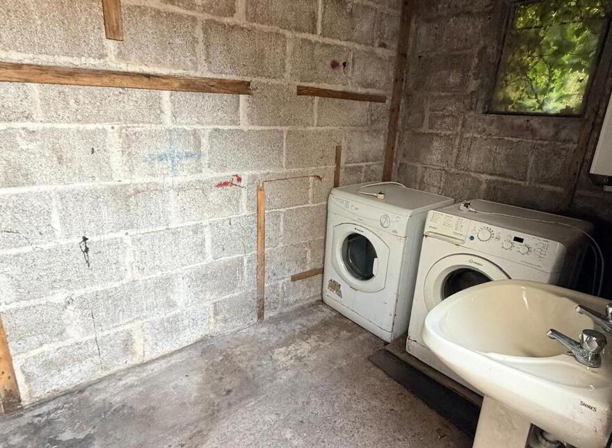 222 Lower Pouladuff Road, The Lough, T12K6F8
