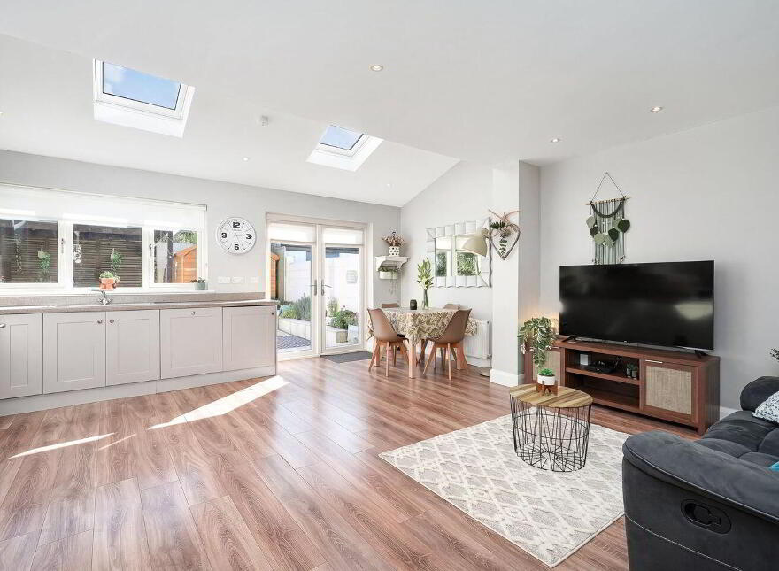 33 Heatherview Lawn, Aylesbury, Aylesbury, D24