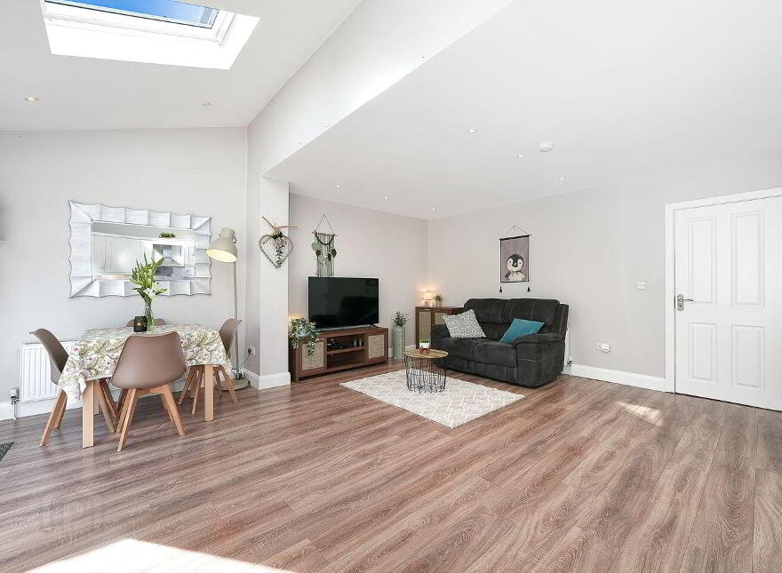 33 Heatherview Lawn, Aylesbury, Aylesbury, D24