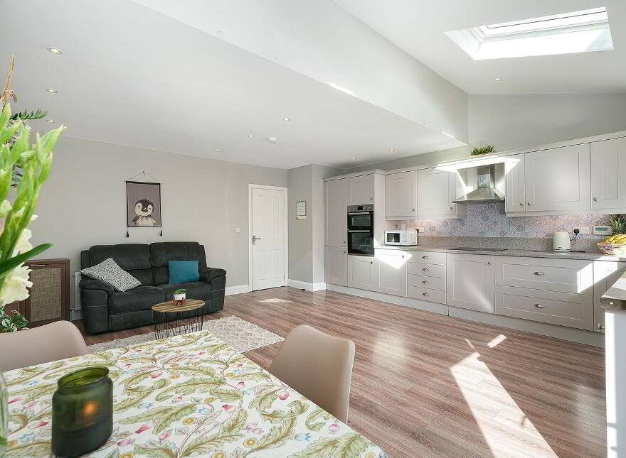 33 Heatherview Lawn, Aylesbury, Aylesbury, D24