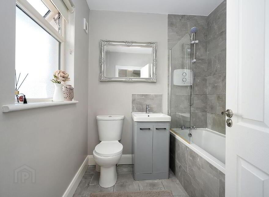 33 Heatherview Lawn, Aylesbury, Aylesbury, D24