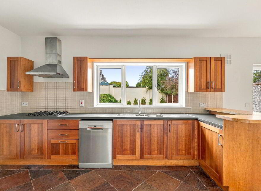 14 The Grove, Curragh Grange, Newbridge, W12VP28