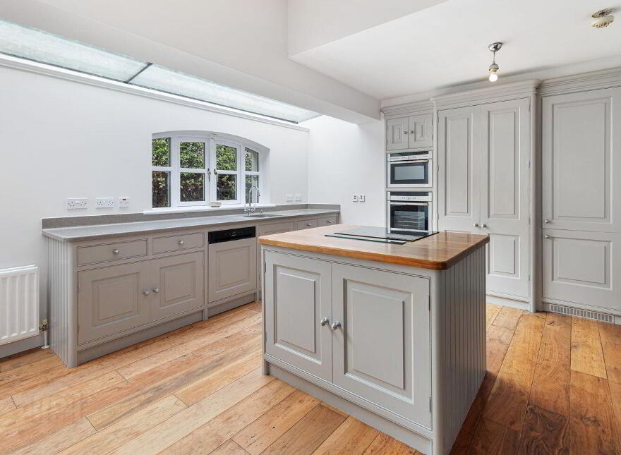 Chestnut House, Rolestown, Rolestown, K67C8Y8