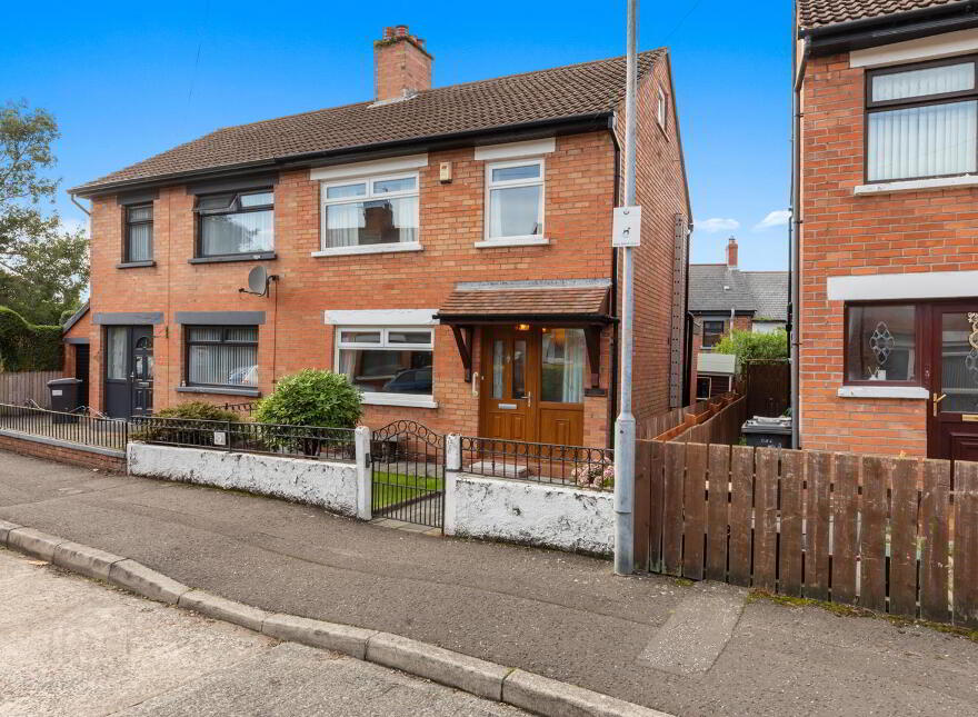 4 Harland Park, Belfast, BT4 1HZ